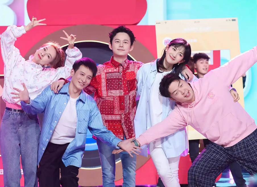 一路走来的发展都被大众看在眼里,爆火的《快乐大本营》和《天天向上