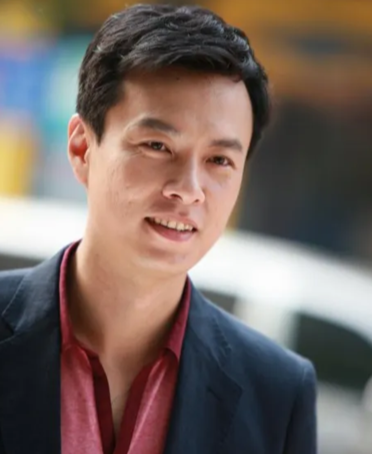 回顾演员朱铁陪母亲战胜乳腺癌平凡教师妻子被他宠成公主