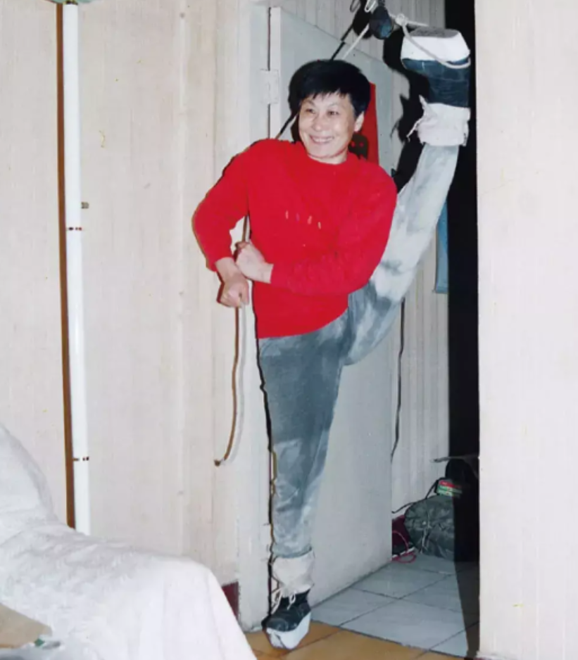 回顾京剧名家裴艳玲5岁登台9岁成名47岁再婚嫁给年迈恩师