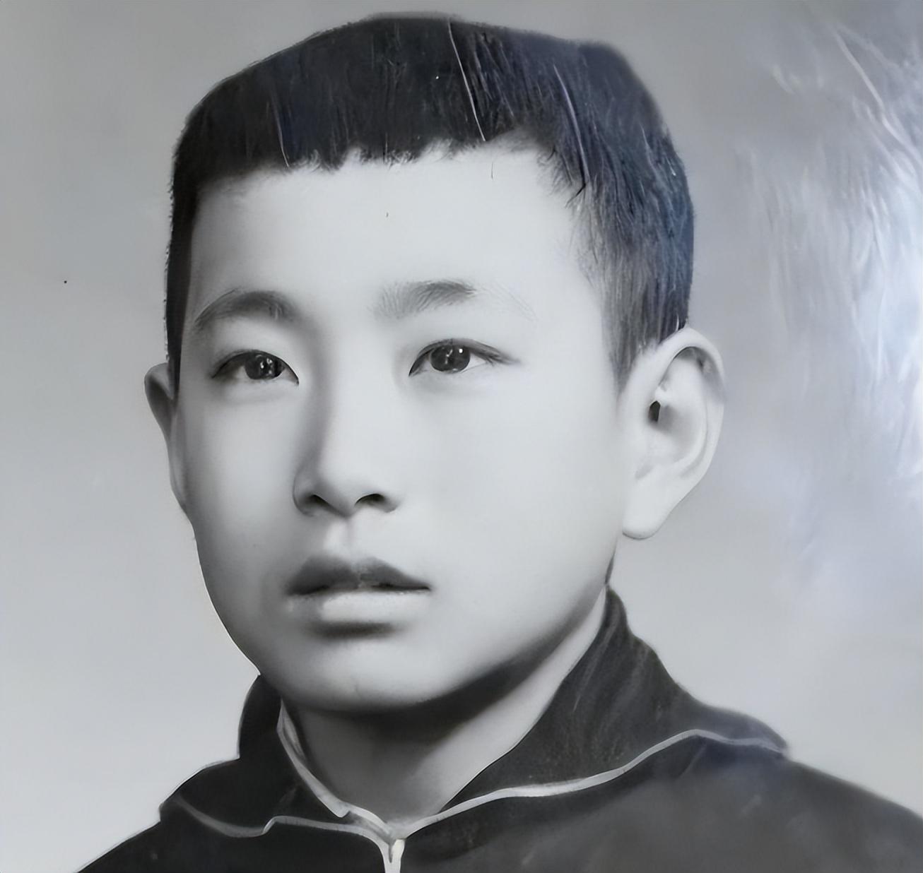 回顾姚刚不结婚不要孩子买千万豪宅自己一个人住他在追求什么