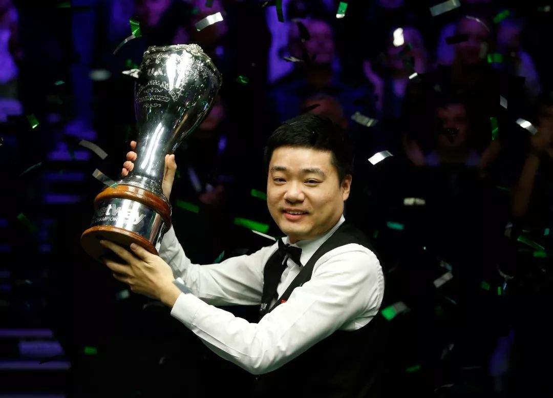 无一人登上这个位置,之后更是多次获得冠军,还被选入了斯诺克名人堂