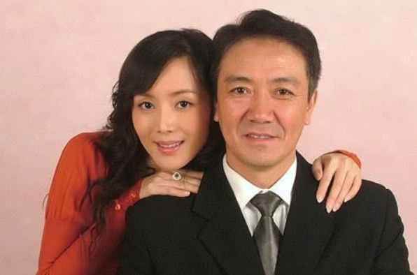 回顾李幼斌两任妻子是美女两儿子一个让他骄傲一个让他头疼