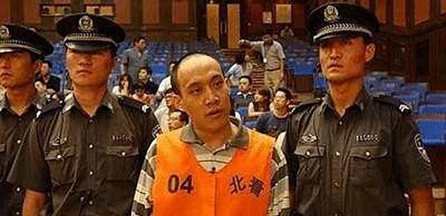 2004年王立华被警方22小时抓获死前哭着忏悔母亲是我没教好