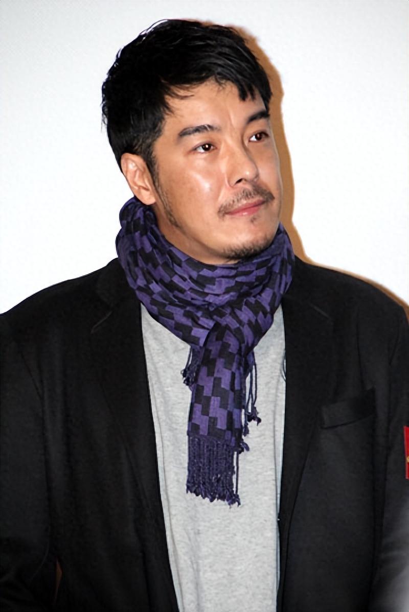 回顾海一天娶单亲妈妈为妻不嫌弃她二婚还带娃他在追求什么