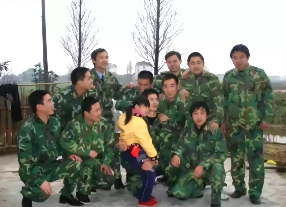 2004年35位武警挚爱湖北女孩长大如今她何去何从