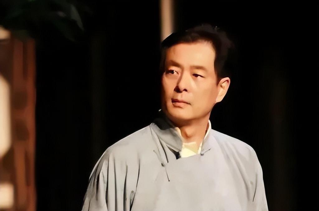 回顾濮存昕先丧弟后丧父病母和弟弟的遗孀让我牵挂我怎敢老去