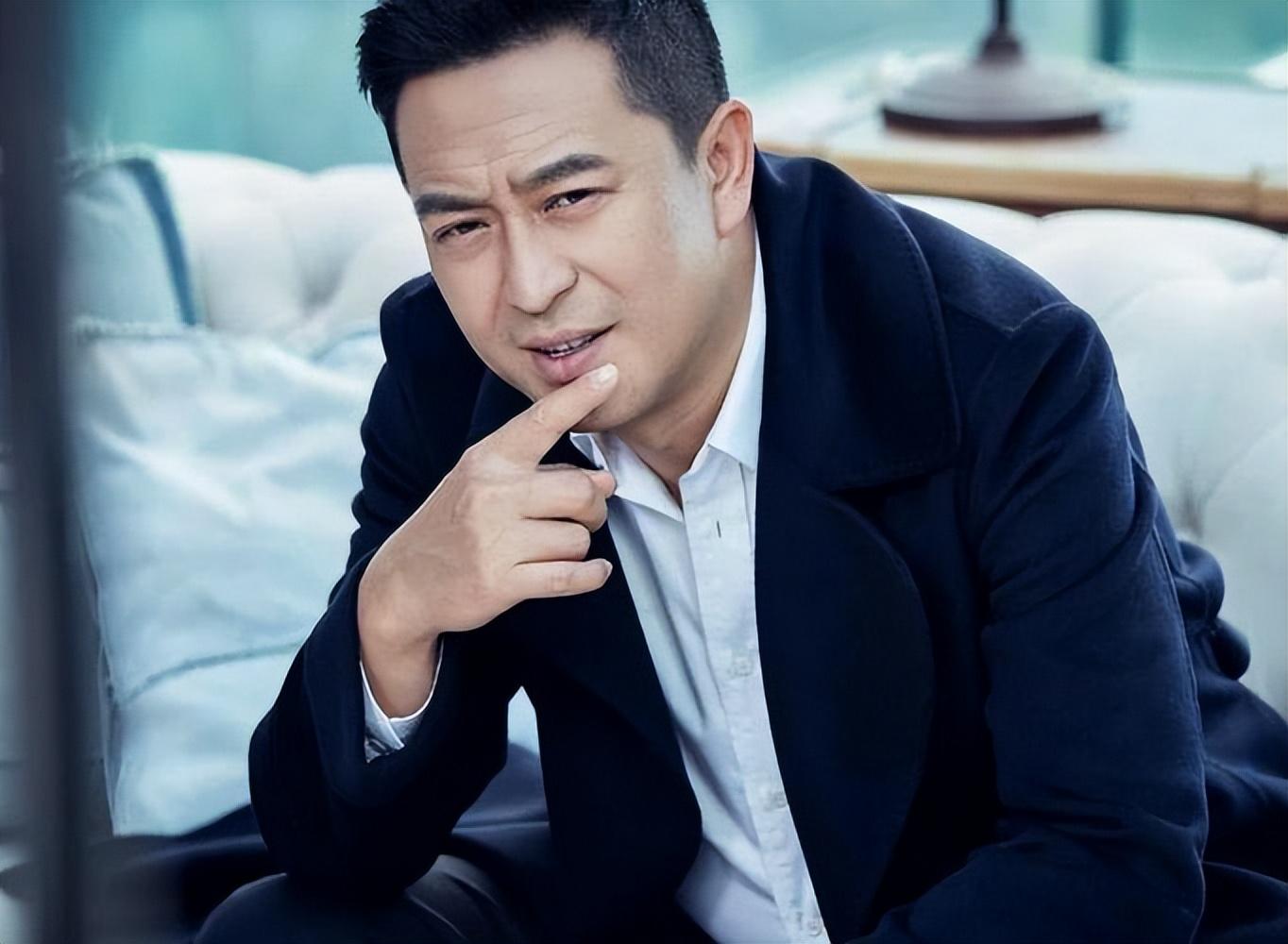 回顾王海燕遭前妻嫌弃的张嘉译被她宠成宝一家三口幸福美满