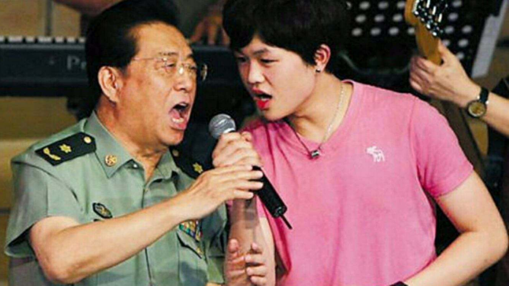 回顾李双江离异后娶梦鸽前妻儿子是骄傲后妻儿子是他的苦恼