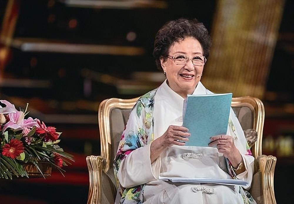 回顾京剧名家杜近芳:身世凄苦,丈夫早逝,一人独过29年