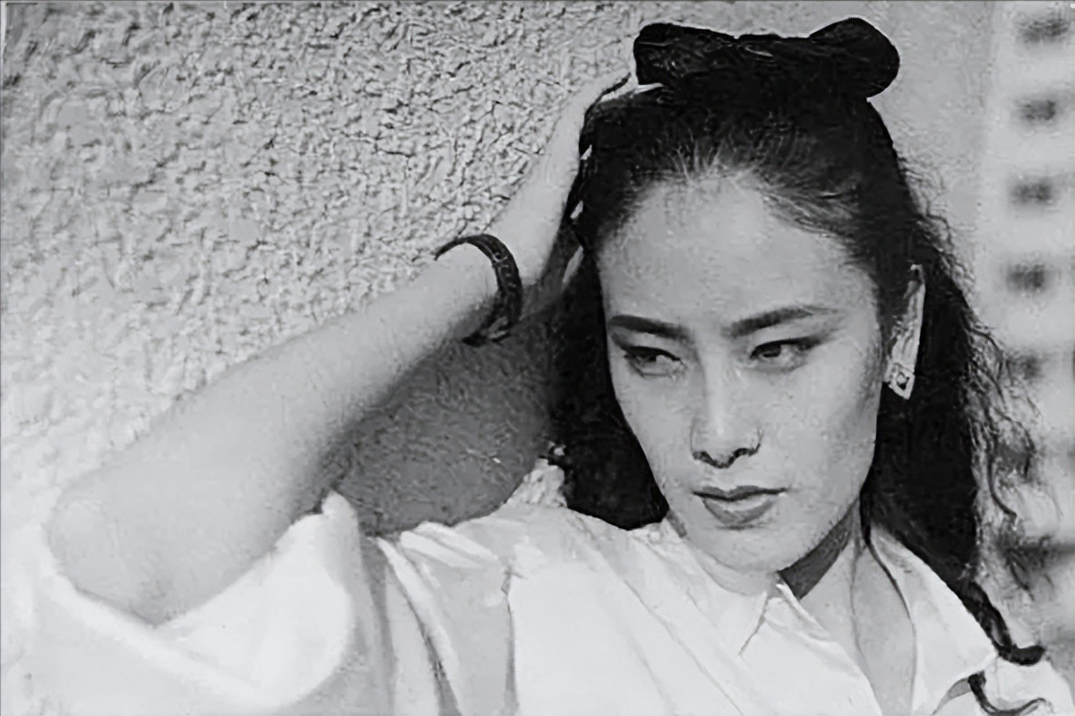 回顾刘敏涛嫁豪门独守空房7年离婚后重返荧屏今女儿成她的骄傲