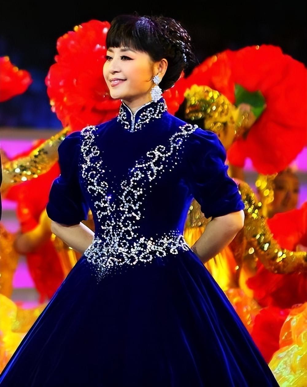 回顾殷秀梅结婚时就想离婚二婚被法国老公捧手心66岁无儿无女