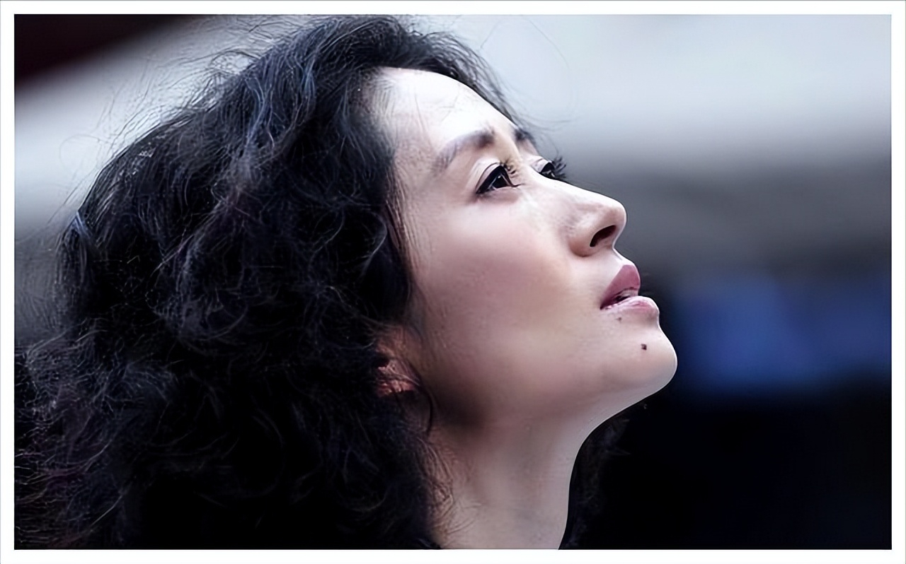 回顾刘敏涛:嫁豪门独守空房7年,离婚后重返荧屏,今女儿成她的骄傲