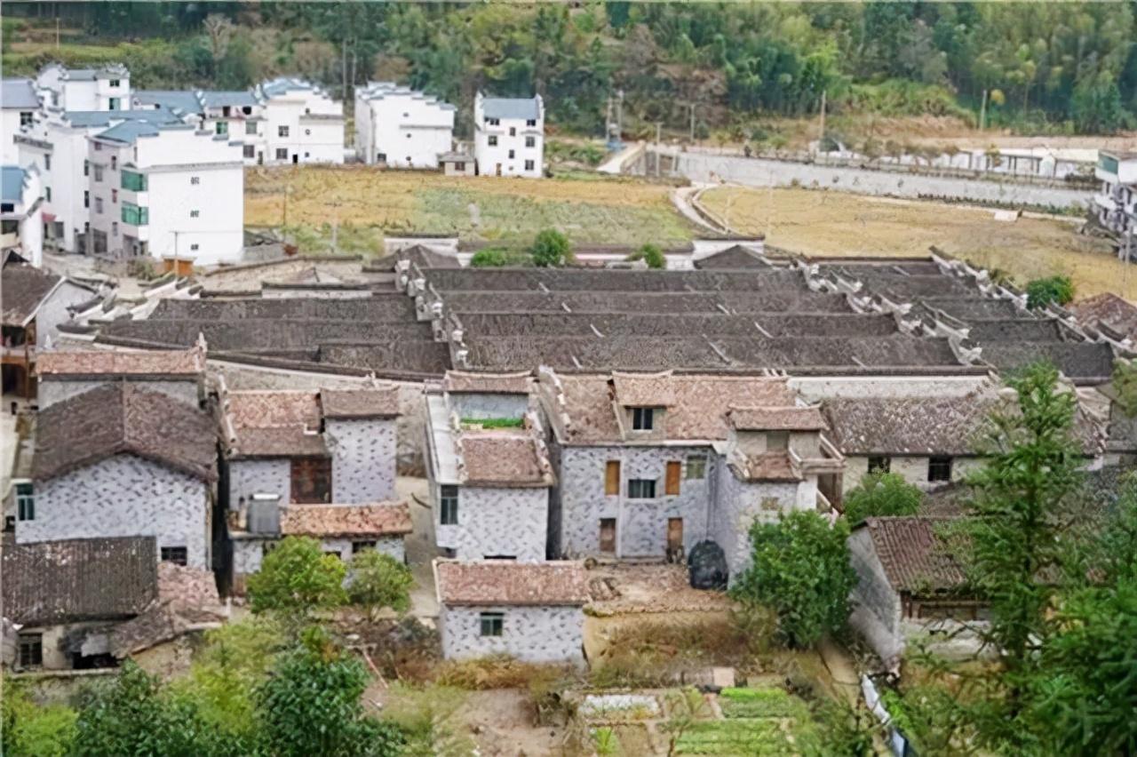 01年江西一农村发现船型古屋牵出天地会500多箱宝藏之谜