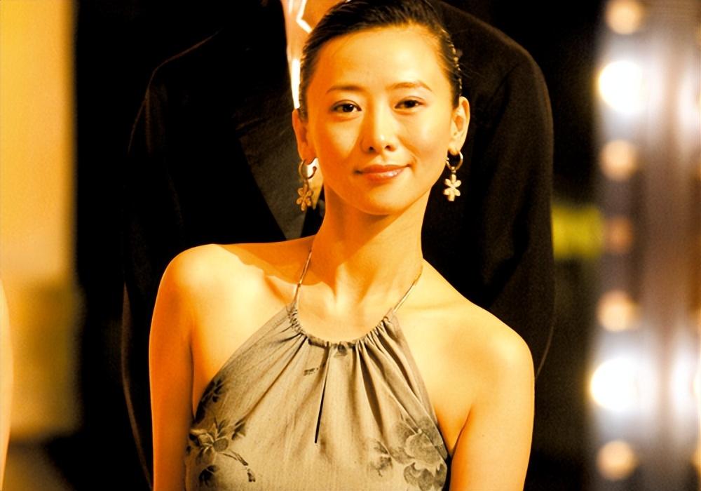 回顾翁虹受不了香港豪门婚姻的摧残余生不负小3岁的老公