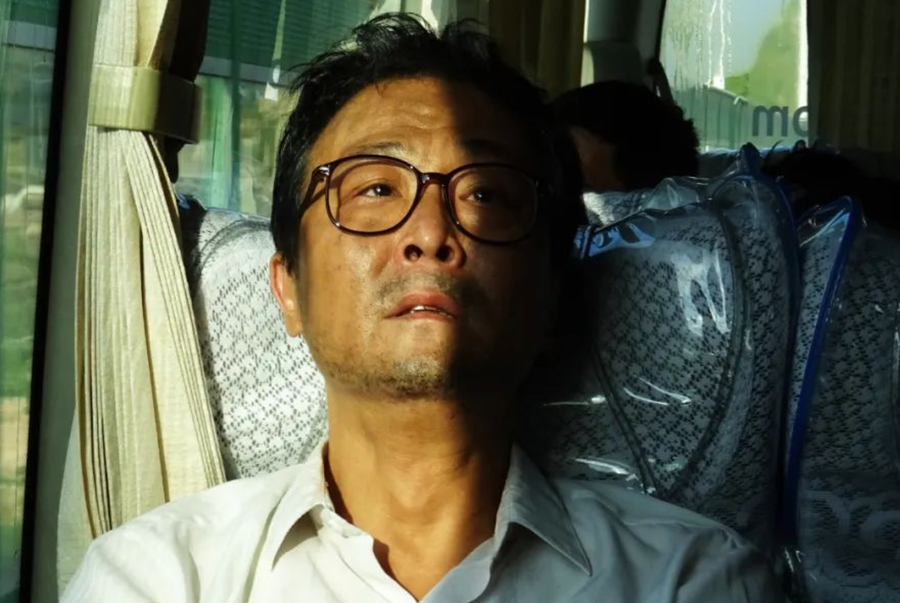 回顾钱波曾与妻子分居16年一生无儿女如今将宠物当成孩子养