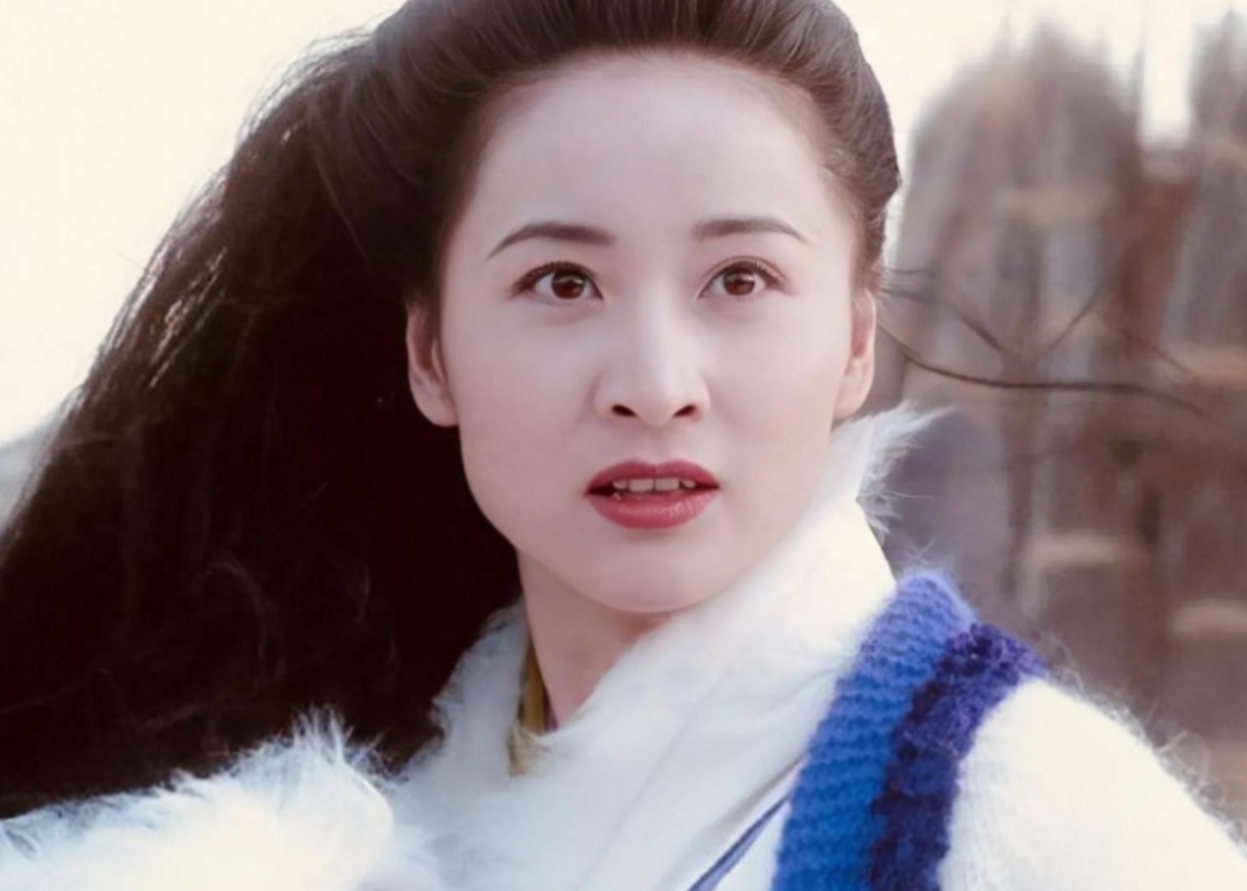 回顾于莉是张艺谋的梦中情人却情路坎坷如今60岁依旧单身