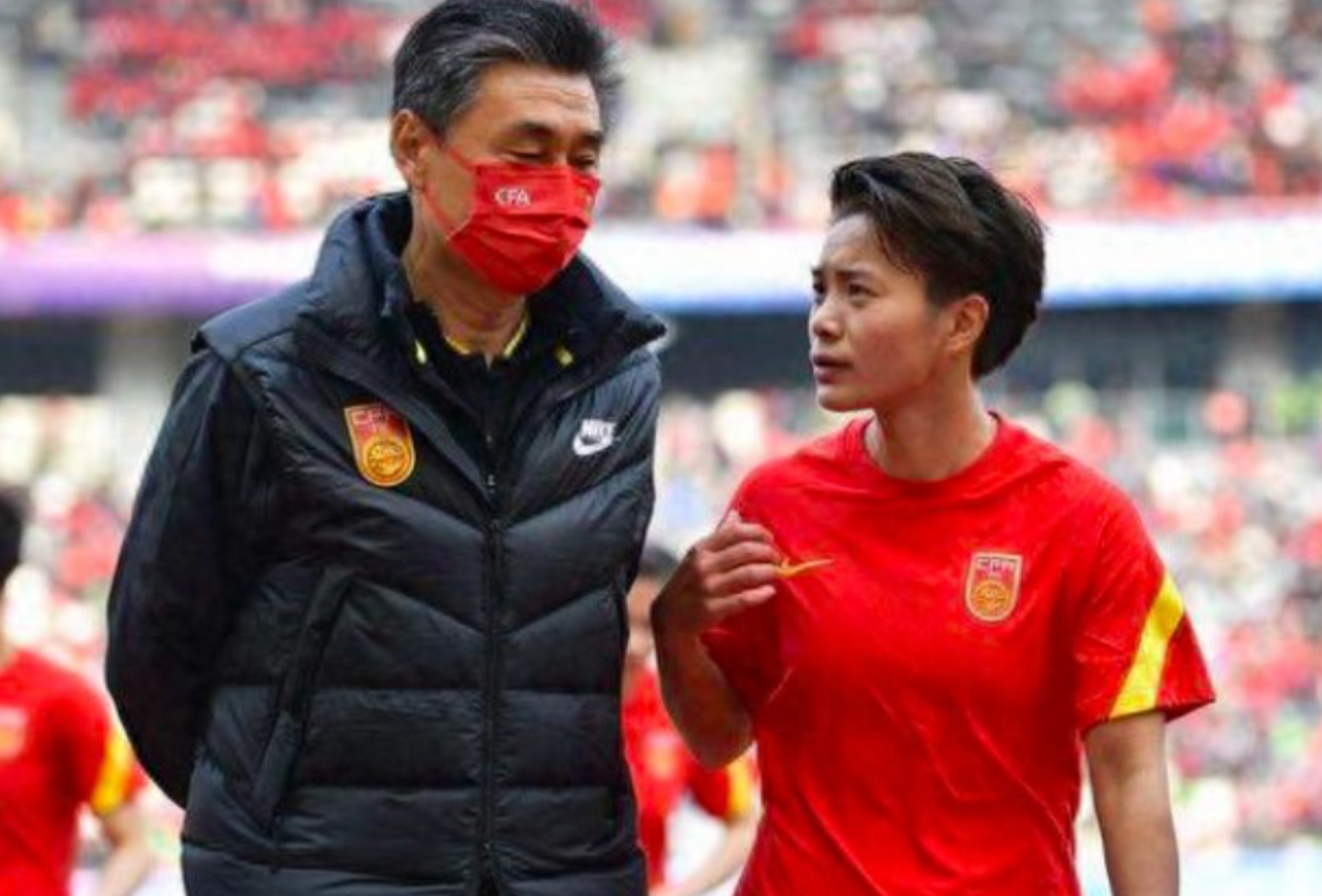 回顾中国女足王霜5岁时被抛弃17岁母亲离世辉煌背后是心酸