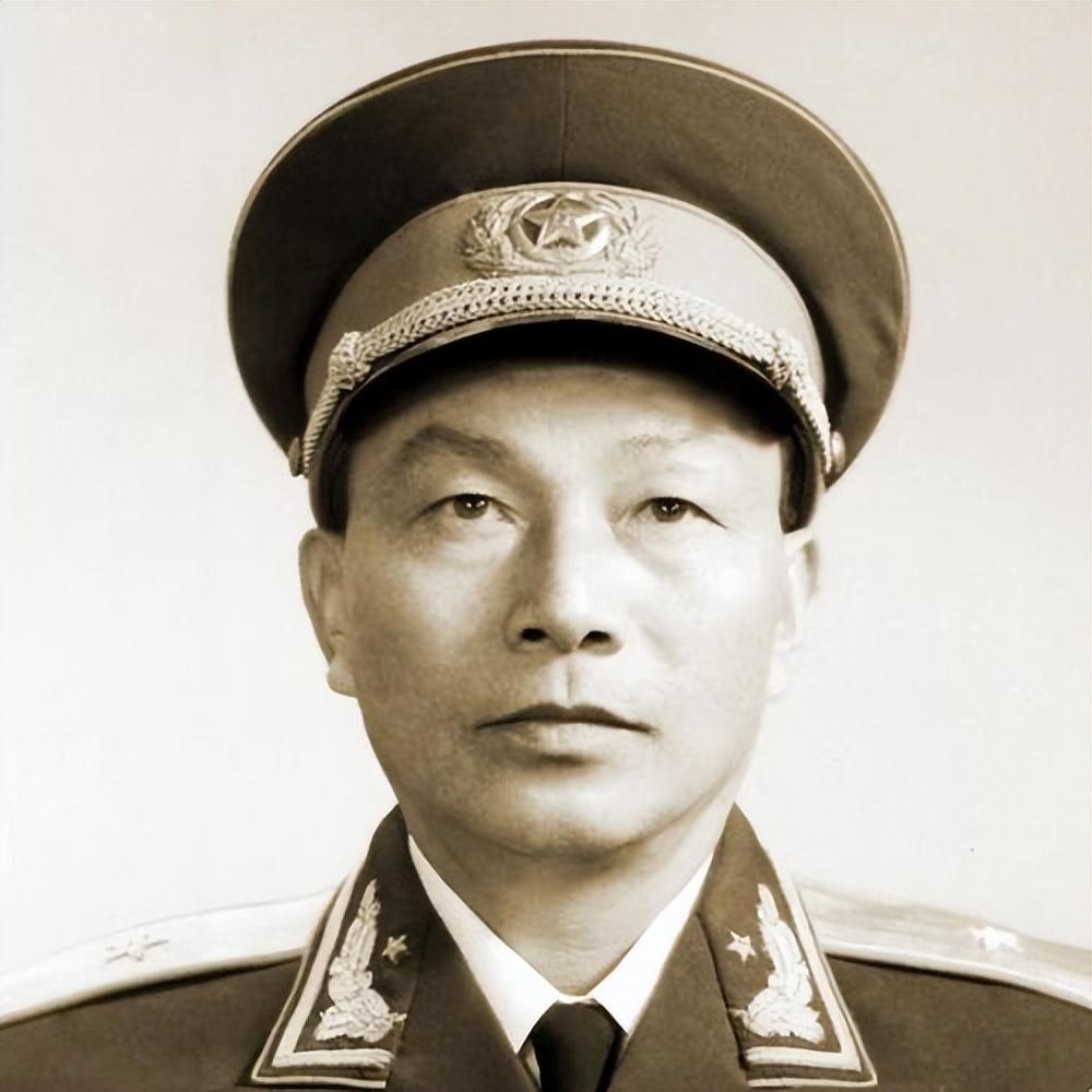 他曾是浙江军区司令员61岁被免职晚年两个儿子被判死刑与死缓