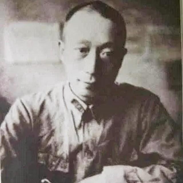 三元帅在北戴河陈毅聂荣臻生日这天含笑拍了这一张珍贵合影