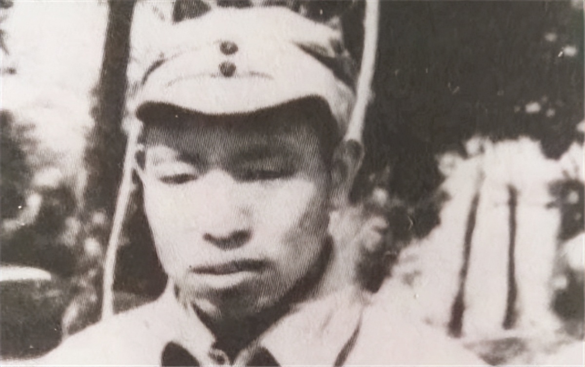 丁一平:原海军副司令员,父亲是开国中将,2003年因一事被降职