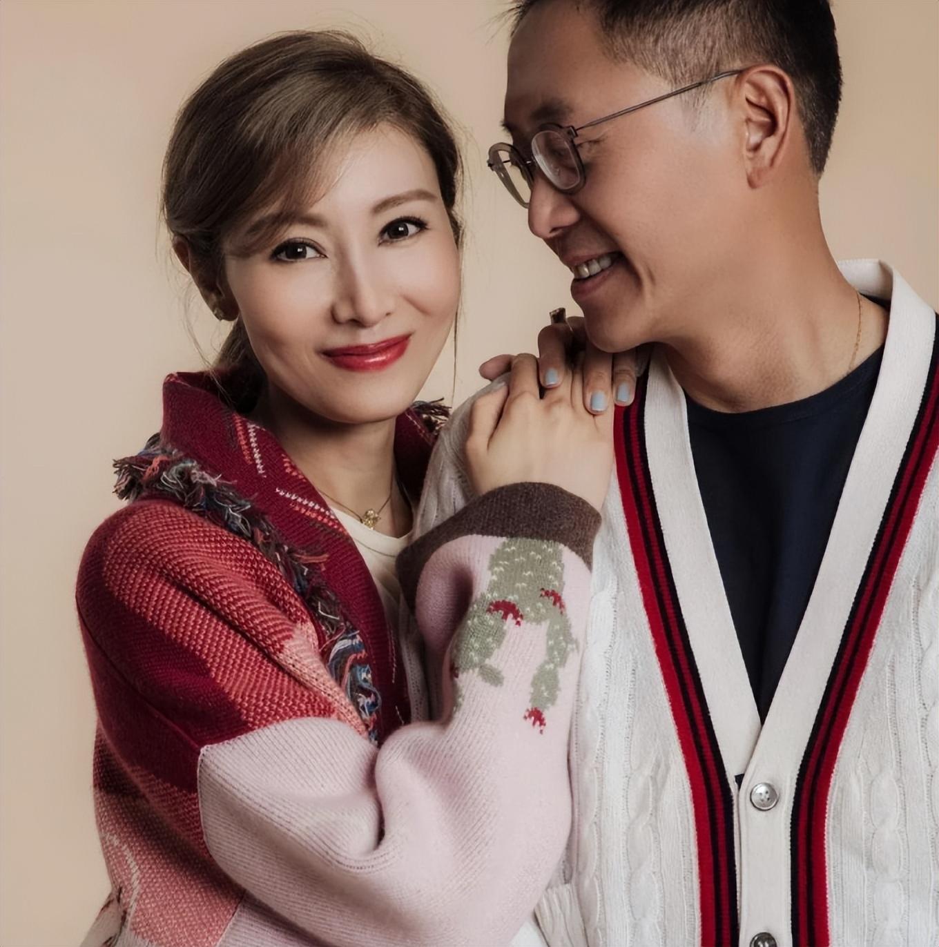 洪欣八年遇四位渣男为爱生下一子后嫁给张丹峰如今过得如何