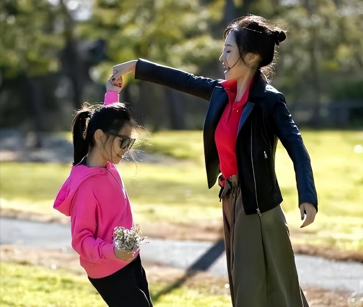 回顾刘敏涛嫁豪门独守空房7年离婚后重返荧屏今女儿成她的骄傲