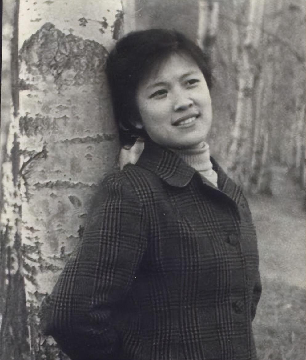 回顾国家一级演员宋春丽为拍戏放弃生子55岁领养女儿后怎样了