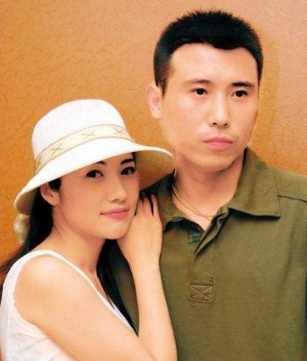 回顾李乃文我老婆不是黄曼与颜丙燕很清白47岁婚姻仍然是个谜