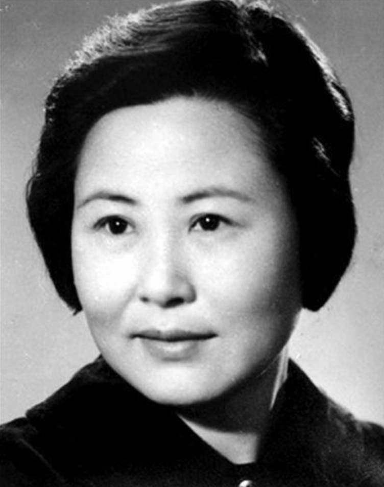 回顾演员吕恩前夫是著名作家吴祖光三婚嫁胡蝶的堂弟