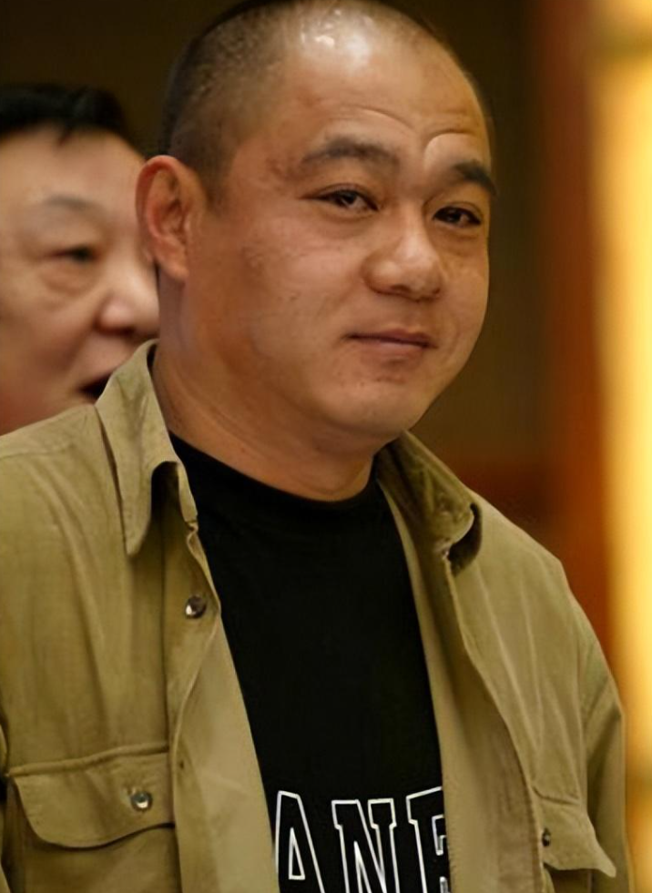 回顾赵君与郑卫莉离婚20年前妻嫁给杜淳父亲而他59岁仍然单身