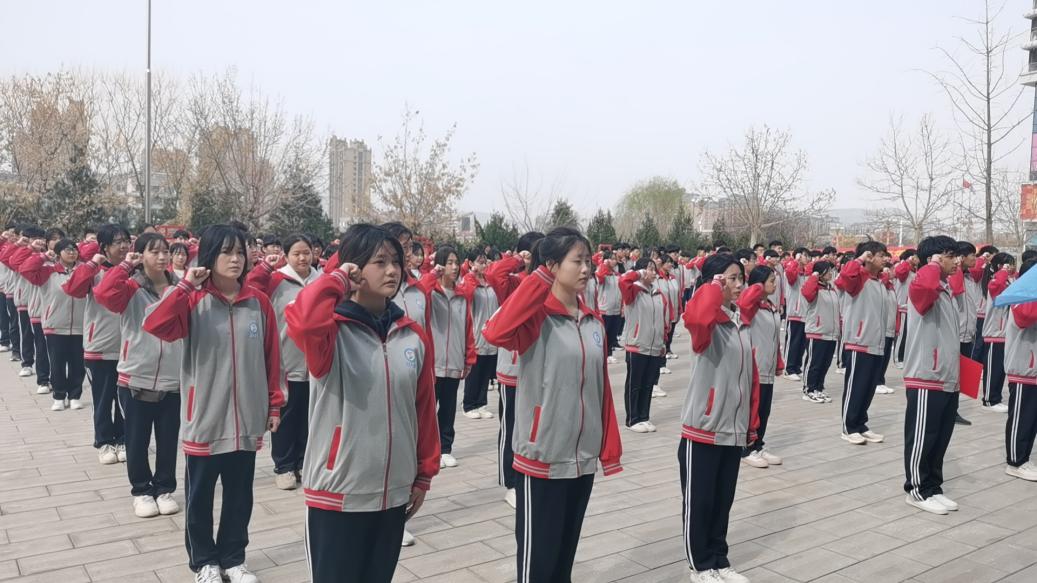 石家庄市鹿泉区实验高级中学举办成人节主题团日活动