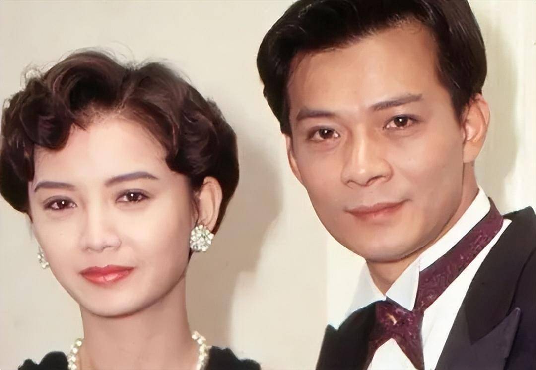 回顾那个曾对妻子说终身不娶的黄日华履行承诺了吗