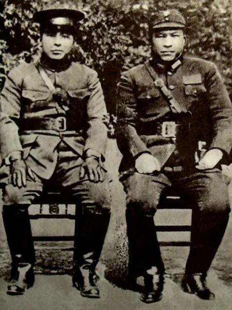 美国女记者史沫特莱在延安因推行交际舞与贺子珍发生冲突