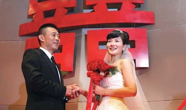 回顾潘雨辰与侯勇结婚是我一生的伤独自抚养女儿有泪也幸福