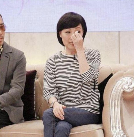 回顾王美华18岁结婚3年连生2子离婚45年仍忘不了前夫曾志伟