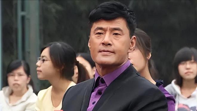 回顾于荣光一生洁身自好为何到了63岁妻子坚持要和他离婚