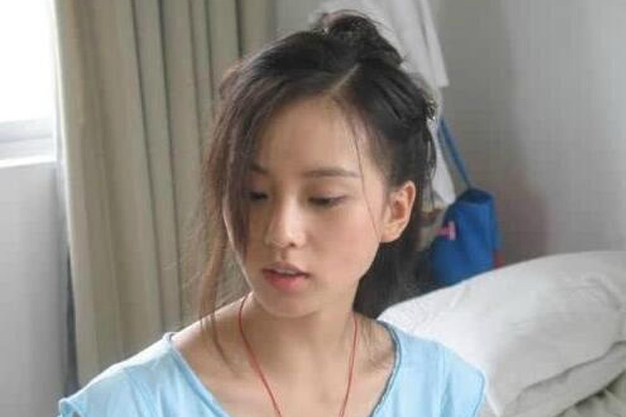 回顾刘诗诗17岁成名巅峰时刻嫁给二婚吴奇隆如今生活一地鸡毛