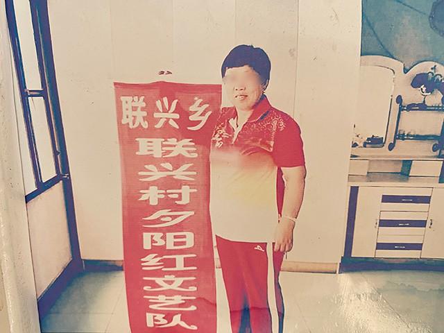 1958年,韩月出生在大庆市肇源县茂兴村,家里有七个孩子,韩月是老大.