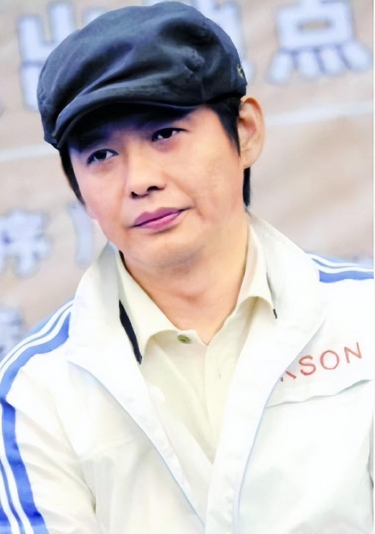 转行做演员,这一年程前已经34岁,之前也没有任何做演员的经验,他的