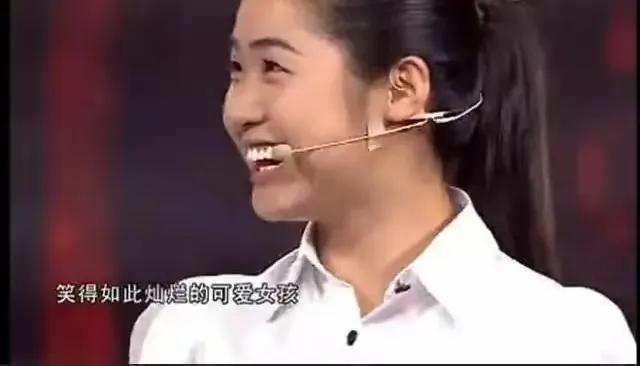 回顾陕西女孩杨佩8岁失去双臂一度靠乞讨为生最后逆袭为大老板