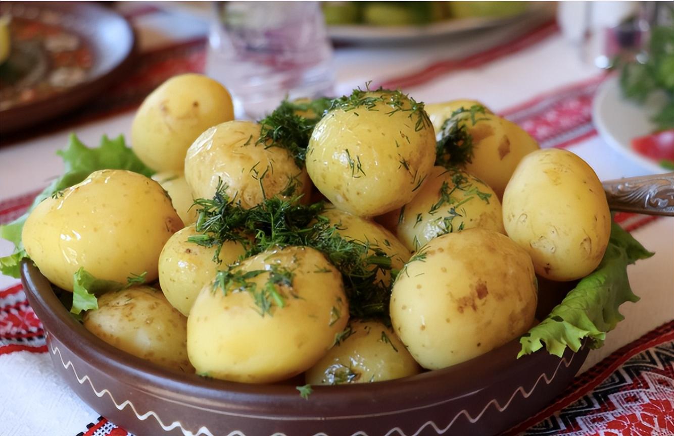 回顾:土豆成了主粮,为什么红薯就不行呢?红薯吃多了真的会反酸吗?