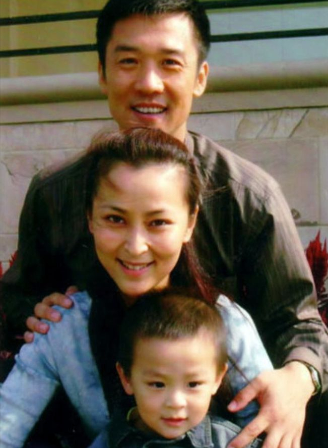 回顾许云帆娶黄志忠前妻何音和继子处成朋友结婚至今无子