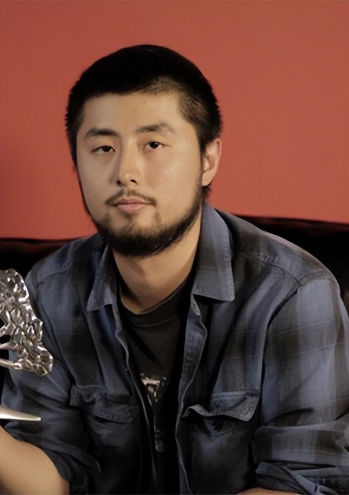 1983年,邓星接到好友沈小岑的邀请去参加一场聚会,由于工作忙,她来不