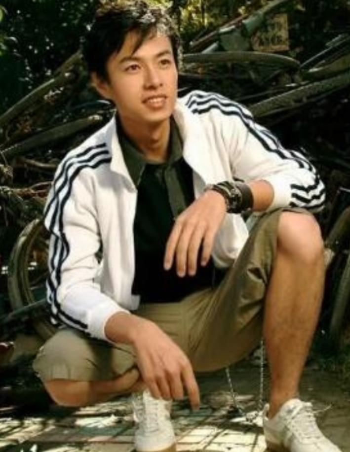 回顾演员朱铁陪母亲战胜乳腺癌平凡教师妻子被他宠成公主