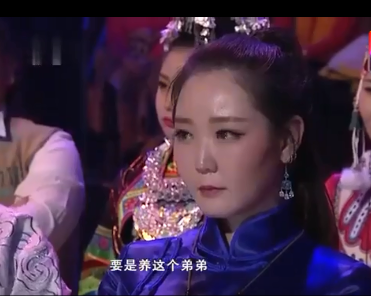 回顾乌日娜带养子走出悲伤童年丈夫病逝后孩子们帮她走出悲痛