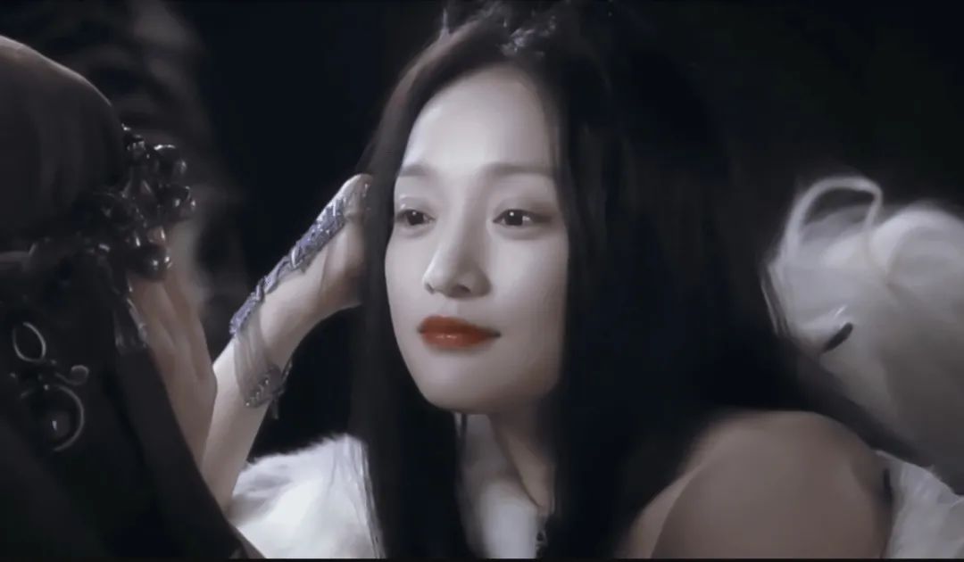 回顾周迅万花丛中过片叶不沾身如今还是精灵少女模样