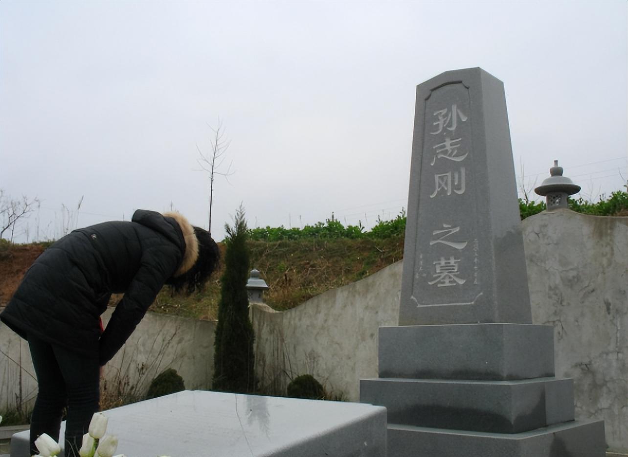 03年大学生因三无收容被害涉案人员全部判刑一项法规废除