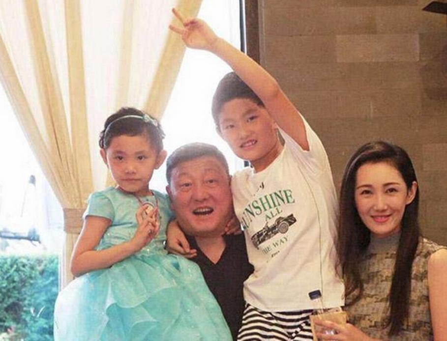 回顾韩磊苦追王燕两年39岁终于得偿所愿结婚16年仍似初恋