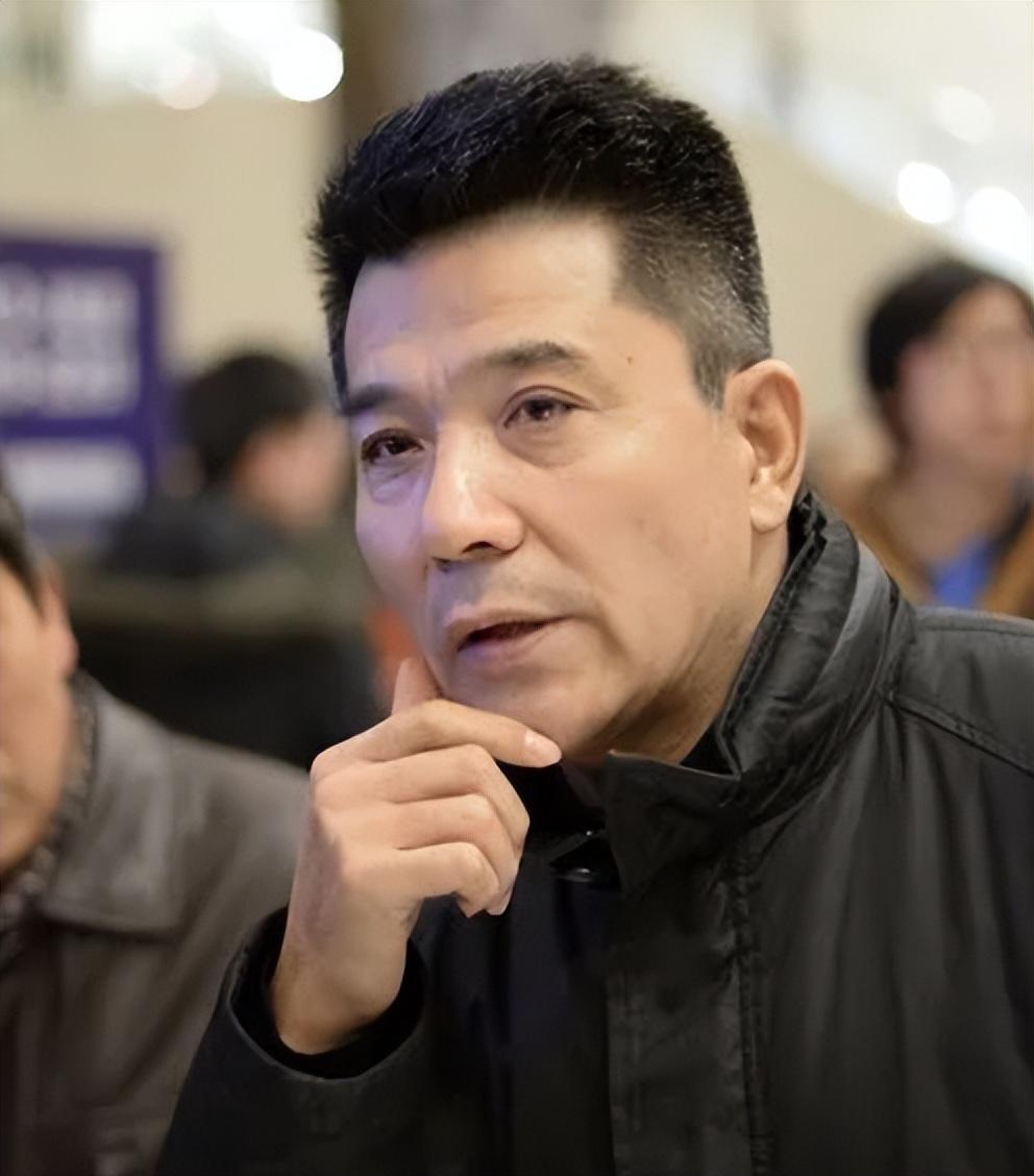 回顾山东好男人孙淳照顾病妻38年至今无儿女晚年与狗作伴