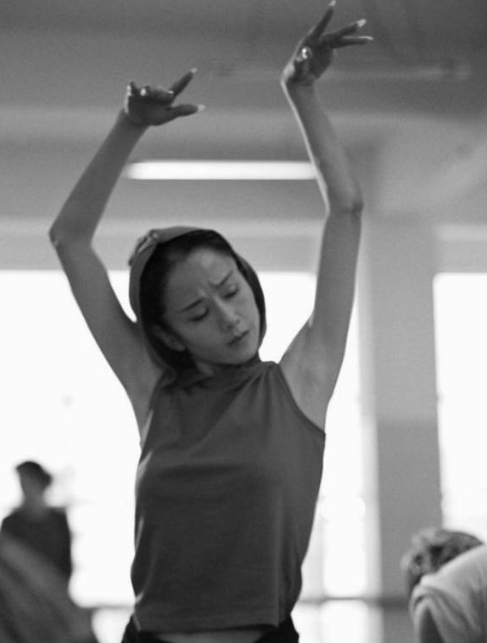 回顾杨丽萍与富商刘淳晴结婚7年无儿无女离婚后她怎样了